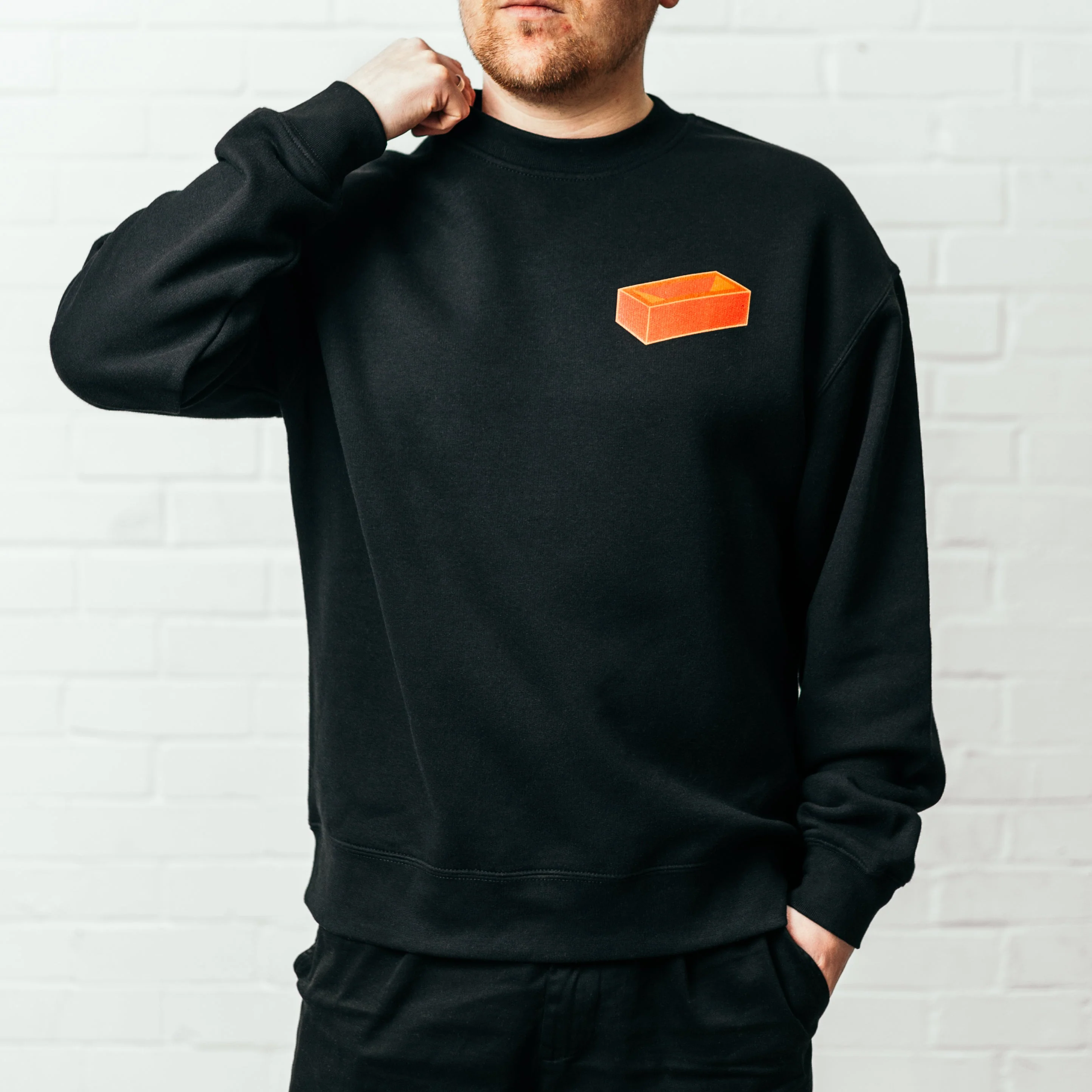 Red Brick Sweatshirt Black - Image 2